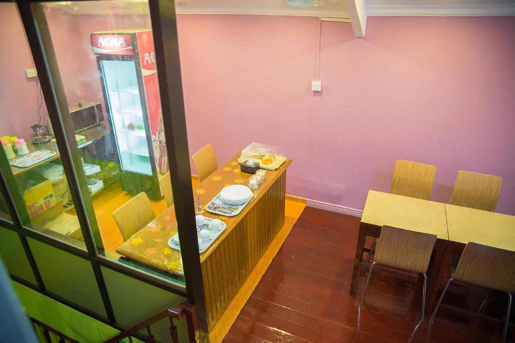 The Sat Yangon Hostel Exterior photo
