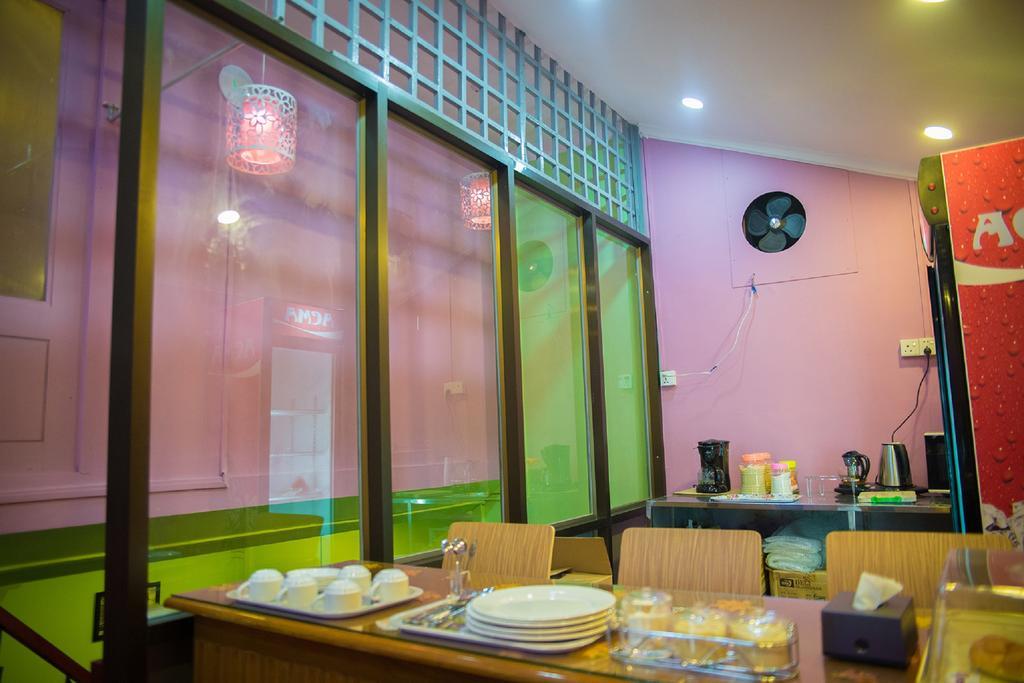 The Sat Yangon Hostel Exterior photo