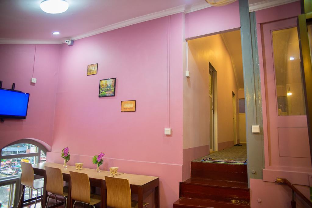The Sat Yangon Hostel Exterior photo