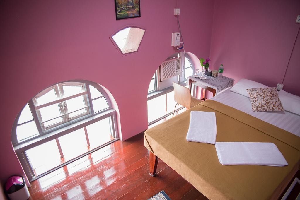 The Sat Yangon Hostel Room photo