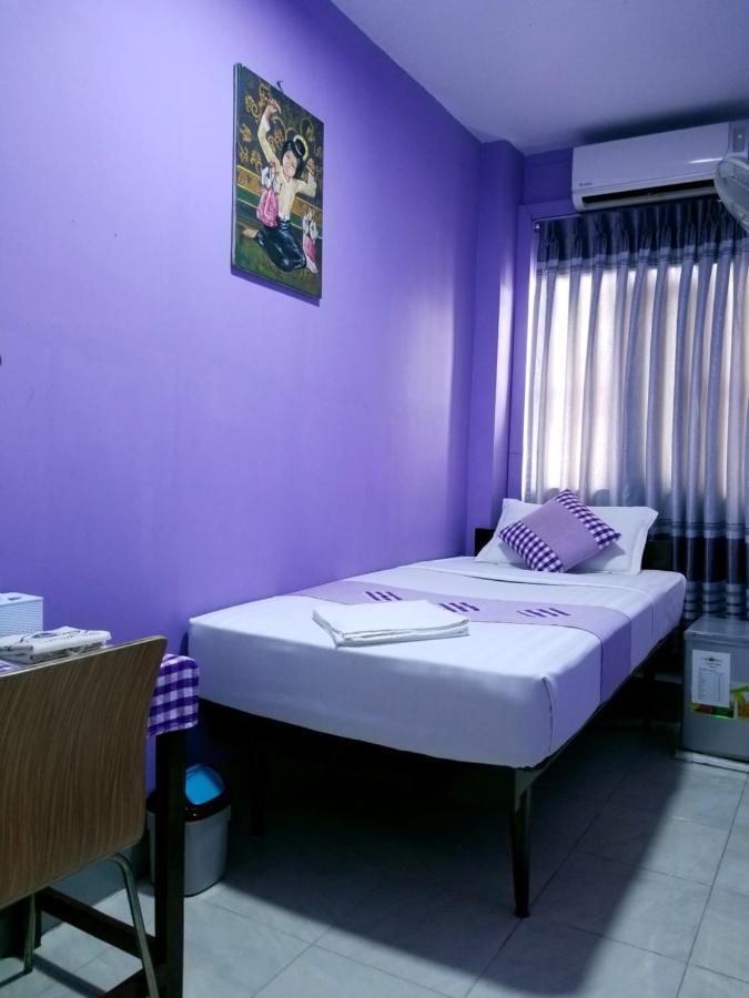 The Sat Yangon Hostel Exterior photo