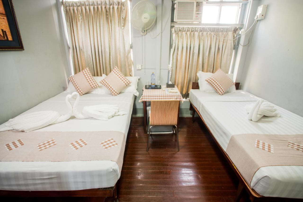 The Sat Yangon Hostel Exterior photo