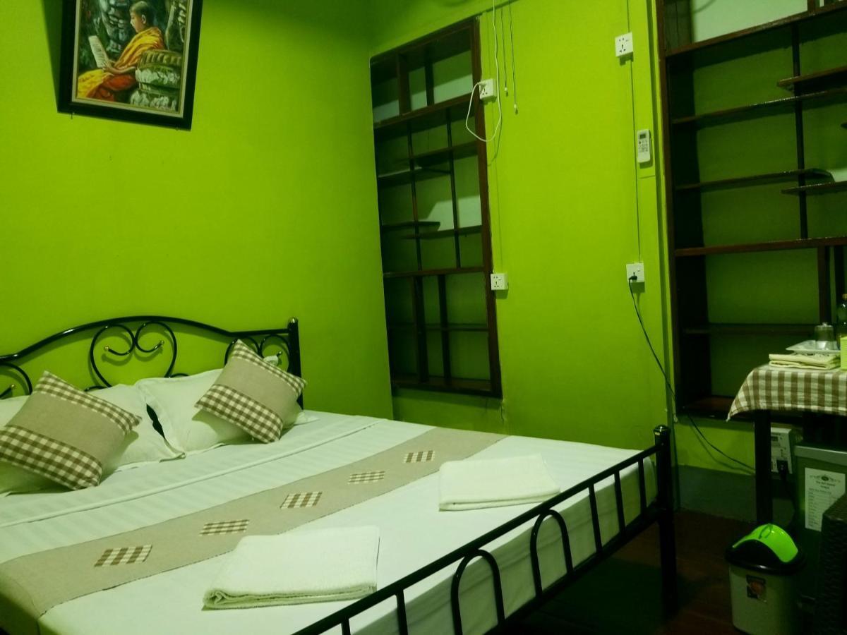The Sat Yangon Hostel Exterior photo