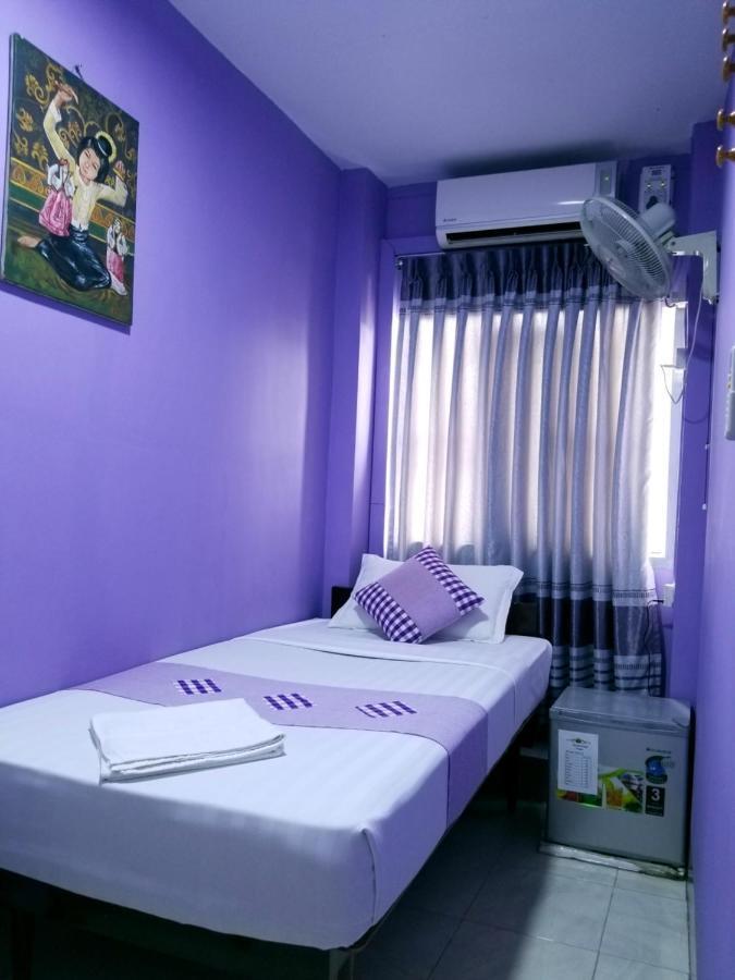 The Sat Yangon Hostel Exterior photo