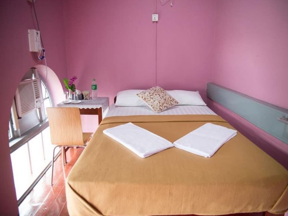 The Sat Yangon Hostel Exterior photo